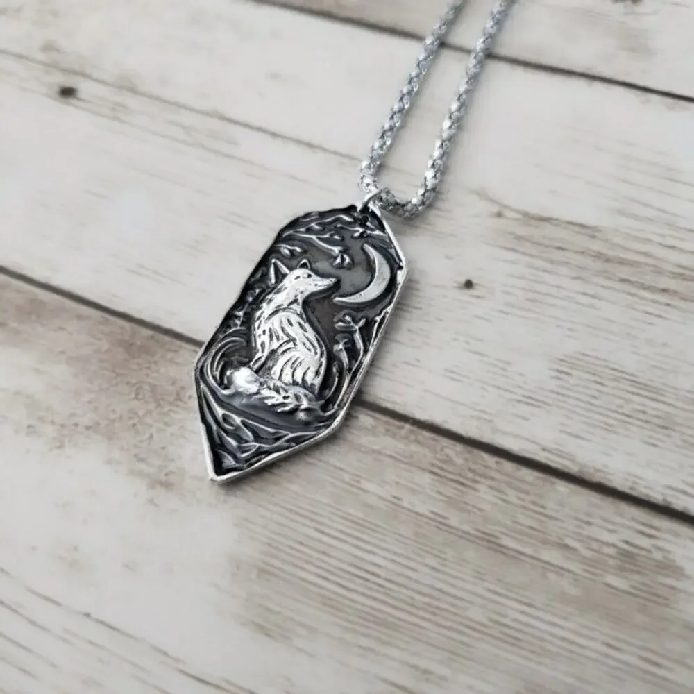 Black & Silver Tone Wolf Pendant Necklace - New - Picture 2 of 2